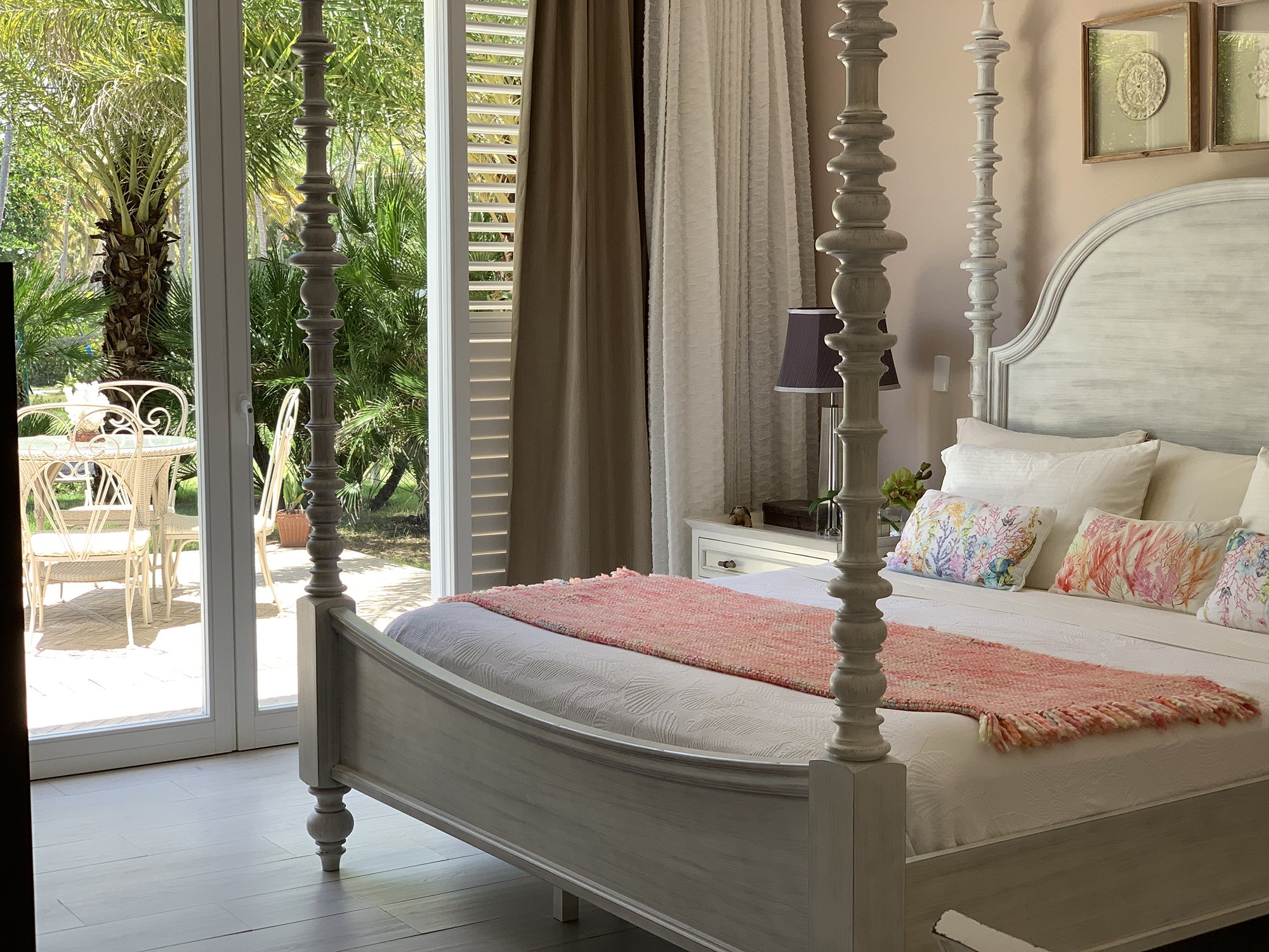 Comfortable bedroom opening onto the garden